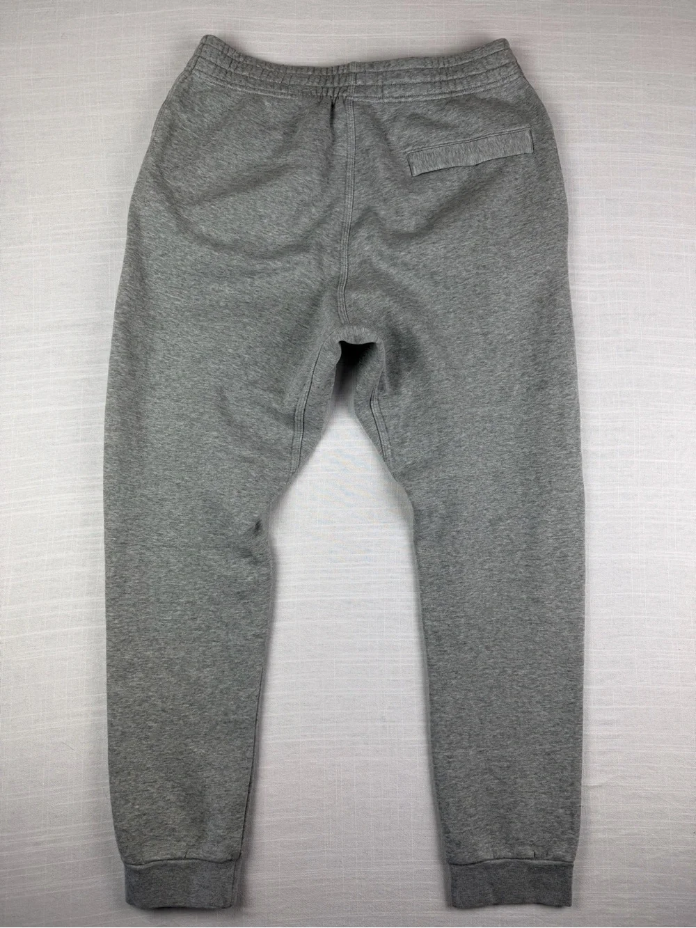 Nike Club Jogger Sweatpants Slim Tapered Sportswear Pant in Grey Men’s Size M